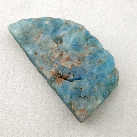 Apatyt cięty surowy 36x18 mm nr 44 Apatyt cięty surowy 36x18 mm nr 44