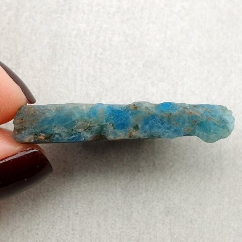 Apatyt cięty surowy 36x18 mm nr 44 Apatyt cięty surowy 36x18 mm nr 44
