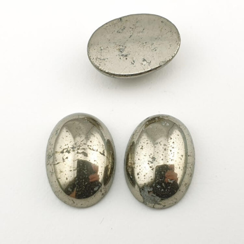 Piryt kaboszon 18x13 mm 1 szt. Piryt kaboszon 18x13 mm 1 szt.