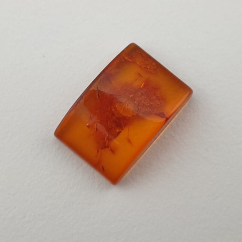 Bursztyn bałtycki kaboszon 12x8 mm nr 707 Bursztyn bałtycki kaboszon 12x8 mm nr 707