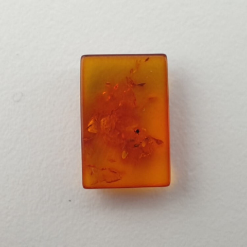 Bursztyn bałtycki kaboszon 12x8 mm nr 707 Bursztyn bałtycki kaboszon 12x8 mm nr 707