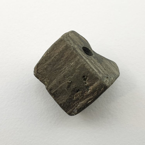 Piryt bryłka z dziurką 12x11 mm nr 62 Piryt bryłka z dziurką 12x11 mm nr 62