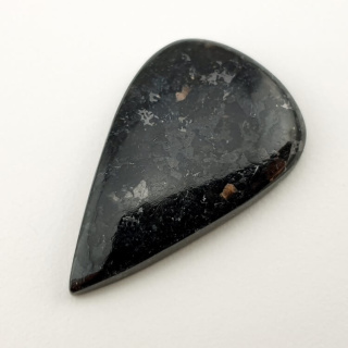 Nuummite kaboszon 28x18 mm nr 4