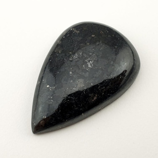 Nuummite kaboszon 29x19 mm nr 23