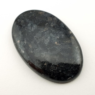 Nuummite kaboszon 30x19 mm nr 8