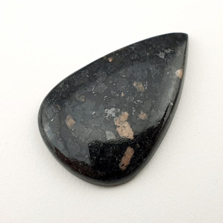 Nuummite kaboszon 28x18 mm nr 67