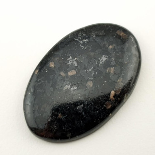 Nuummite kaboszon 30x19 mm nr 54