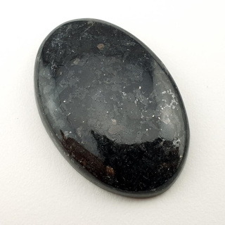 Nuummite kaboszon 30x20 mm nr 45