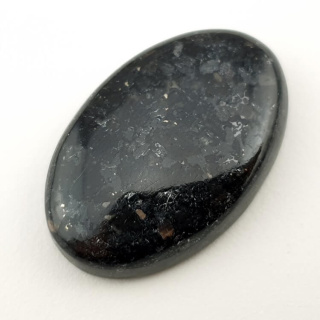 Nuummite kaboszon 30x20 mm nr 51