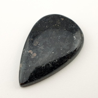 Nuummite kaboszon 31x20 mm nr 27