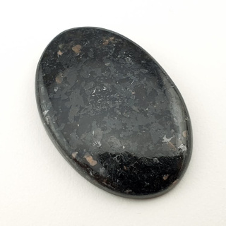 Nuummite kaboszon 31x21 mm nr 35