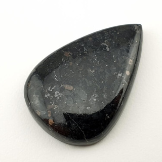 Nuummite kaboszon 31x21 mm nr 43