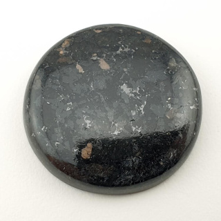 Nuummite kaboszon fi 27 mm nr 40