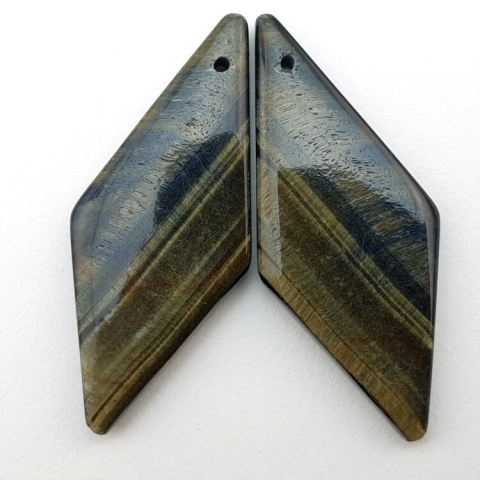 Tygrysie oko para kaboszonów z dziurką 39x17 mm nr P384 Tygrysie oko para kaboszonów z dziurką 39x17 mm nr P384