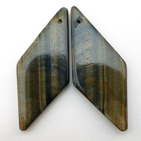 Tygrysie oko para kaboszonów z dziurką 39x17 mm nr P384 Tygrysie oko para kaboszonów z dziurką 39x17 mm nr P384