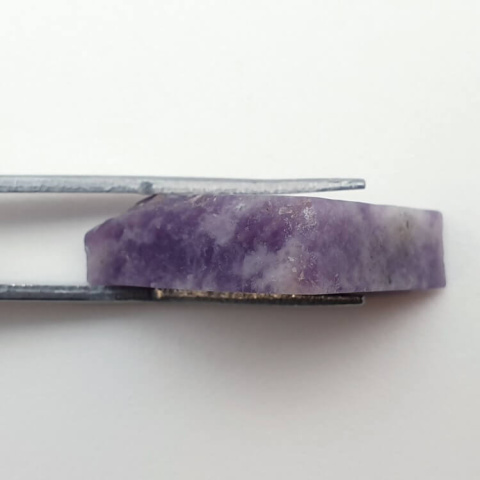 Lepidolit cięty surowy 24x10 mm nr 74 Lepidolit cięty surowy 24x10 mm nr 74