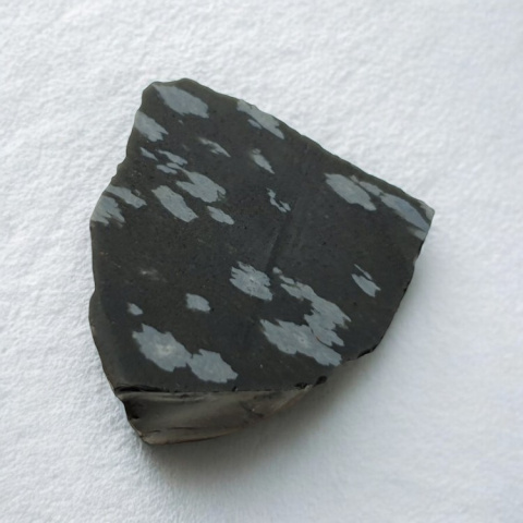 Obsydian śnieżny cięty surowy 20x18 mm nr 99 Obsydian śnieżny cięty surowy 20x18 mm nr 99