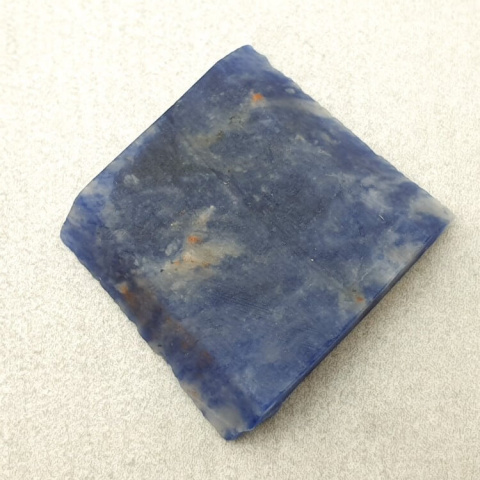 Sodalit cięty surowy 22x20 mm nr 86 Sodalit cięty surowy 22x20 mm nr 86