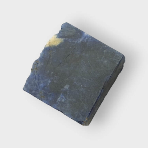 Sodalit cięty surowy 26x25 mm nr 2 Sodalit cięty surowy 26x25 mm nr 2