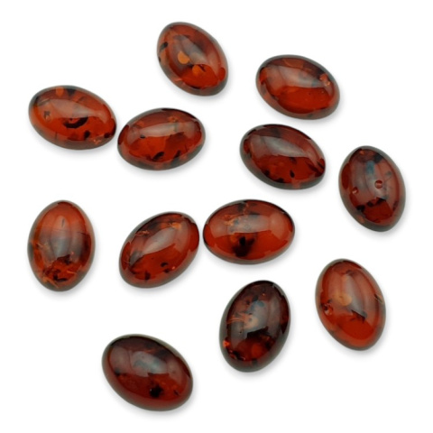 Bursztyn bałtycki kaboszon 14x10 mm 1 szt Bursztyn bałtycki kaboszon 14x10 mm 1 szt