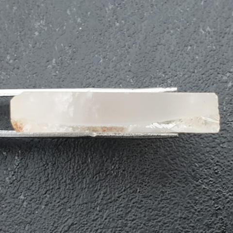 Kryształ górski cięty surowy 33x25 mm nr 10 Kryształ górski cięty surowy 33x25 mm nr 10