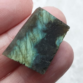 Labradoryt cięty surowy 22x17 mm nr 131